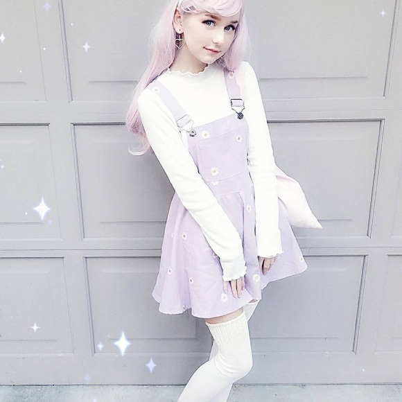 Share if your closet is alternative - Picture 3 of 4